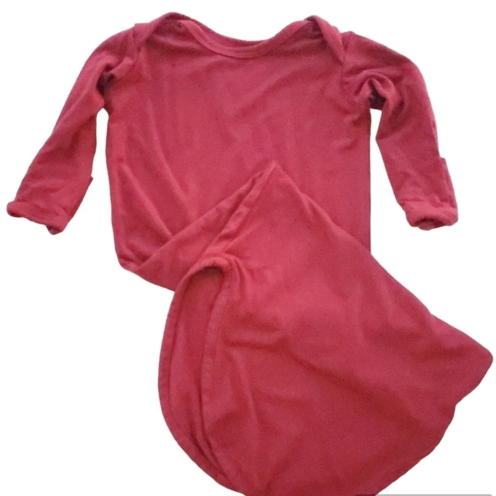 joss + j 2 Piece Knotted Sleeping Gown & Hat Set Maroon Solid Baby 0-3 Months